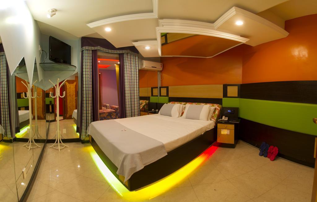 Status Motel - Check In Livre (Adults Only) Serra  Room photo